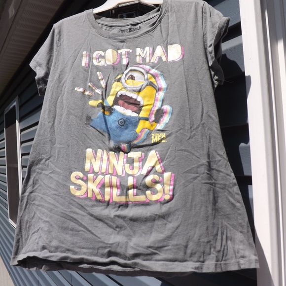 Grey ninja Minion shirt with iridescent sparkles - Picture 1 of 4
